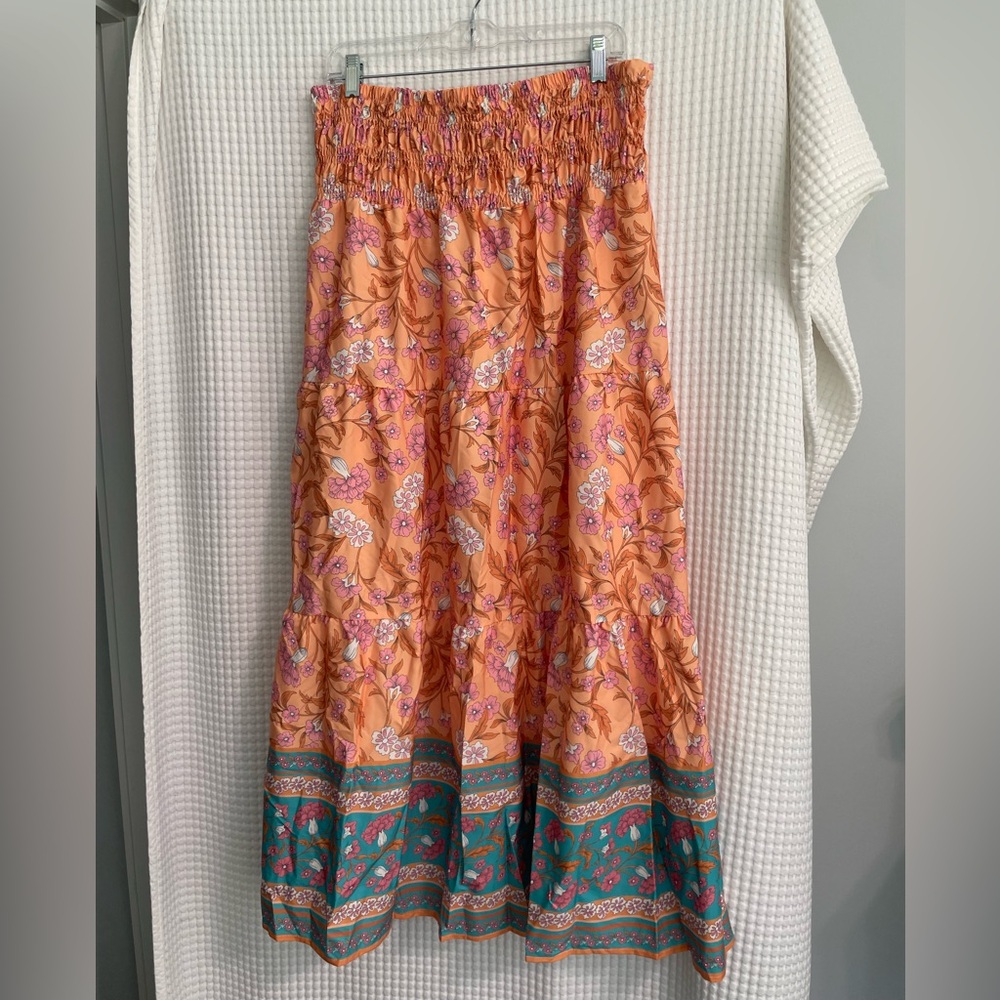 NWOT Boho floral print maxi skirt. Size 3XL.